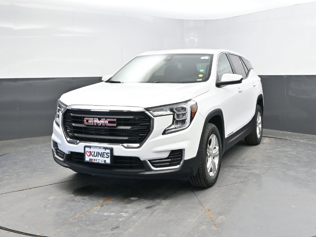 Used 2024 GMC Terrain SLE AWD/4WD image 3