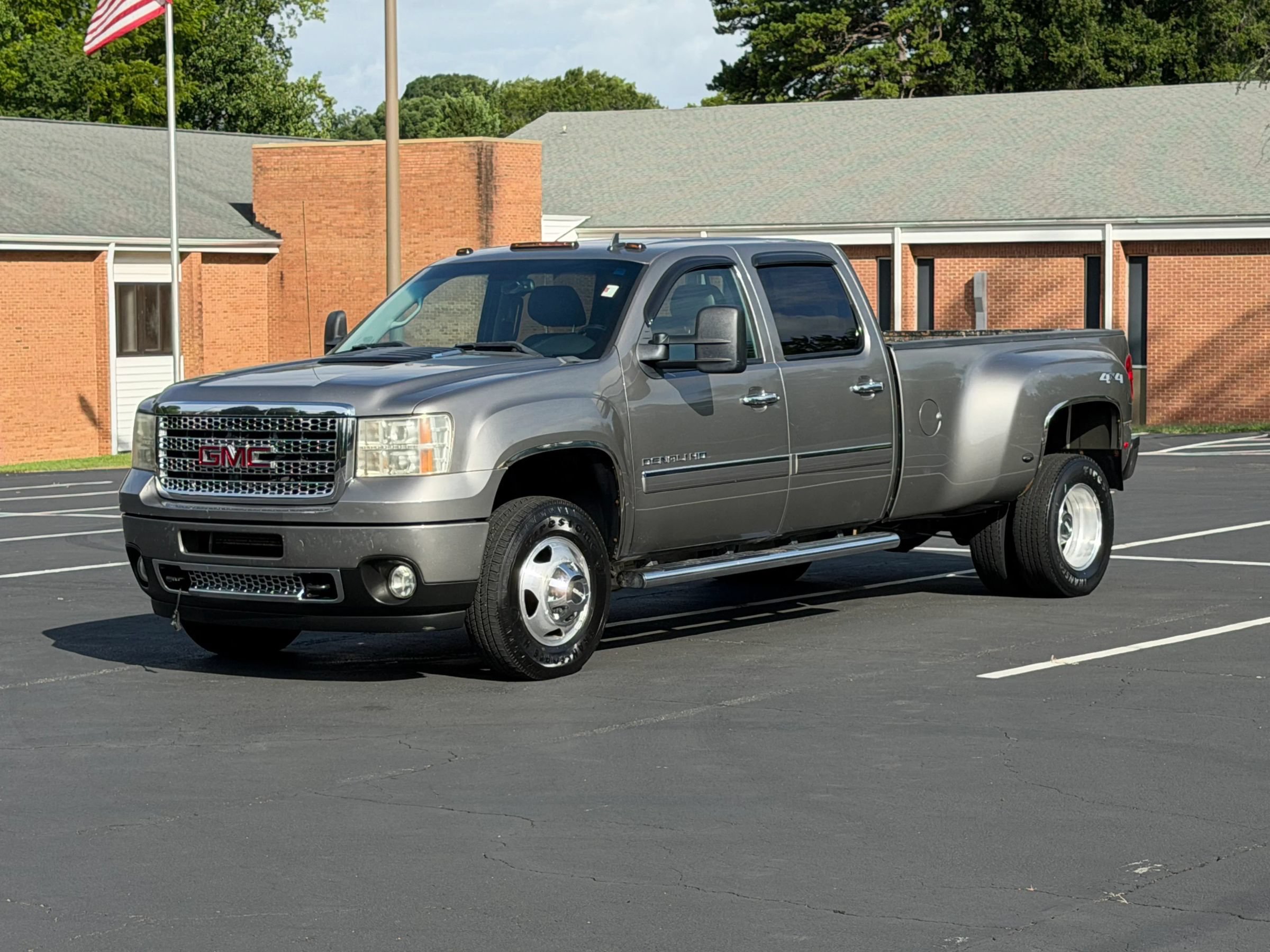 Used 2012 GMC Sierra 3500 Denali AWD/4WD image 2