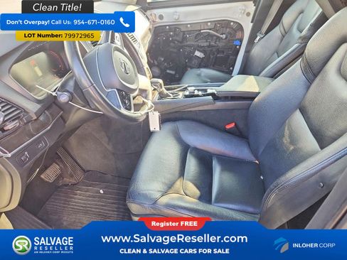 Used 2018 Volvo XC90 T6 Momentum w/ Momentum Plus Package image 9