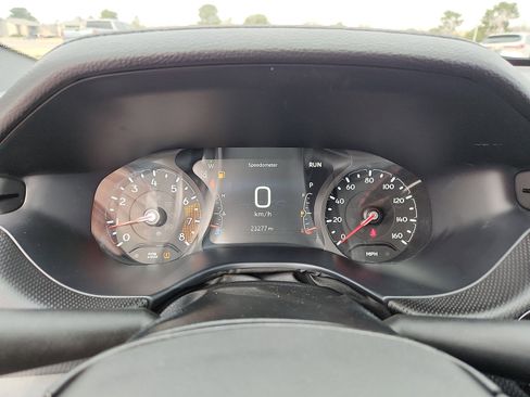 Used 2025 Jeep Compass Trailhawk image 17