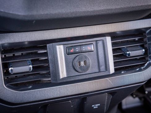 Used 2023 Ford F350 Platinum image 33