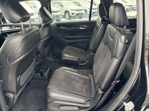 Certified 2023 Jeep Grand Cherokee L Laredo image 12