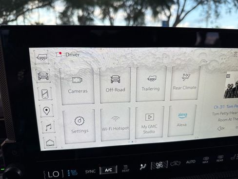Used 2025 GMC Hummer EV 3X AWD/4WD image 45