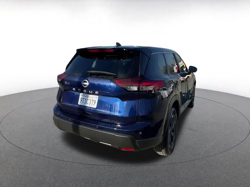 Used 2025 Nissan Rogue SV image 14