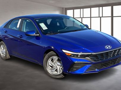 Used 2025 Hyundai Elantra SE