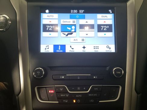 Used 2017 Ford Fusion SE w/ Fusion SE Technology Package image 24