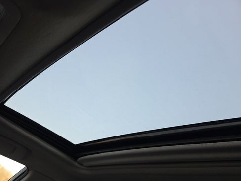 Used 2015 Toyota Camry SE image 25