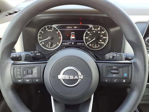 Used 2023 Nissan Rogue SV image 14