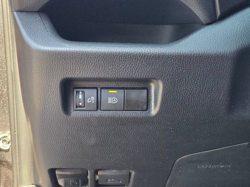 Used 2025 Toyota RAV4 XLE FWD image 23