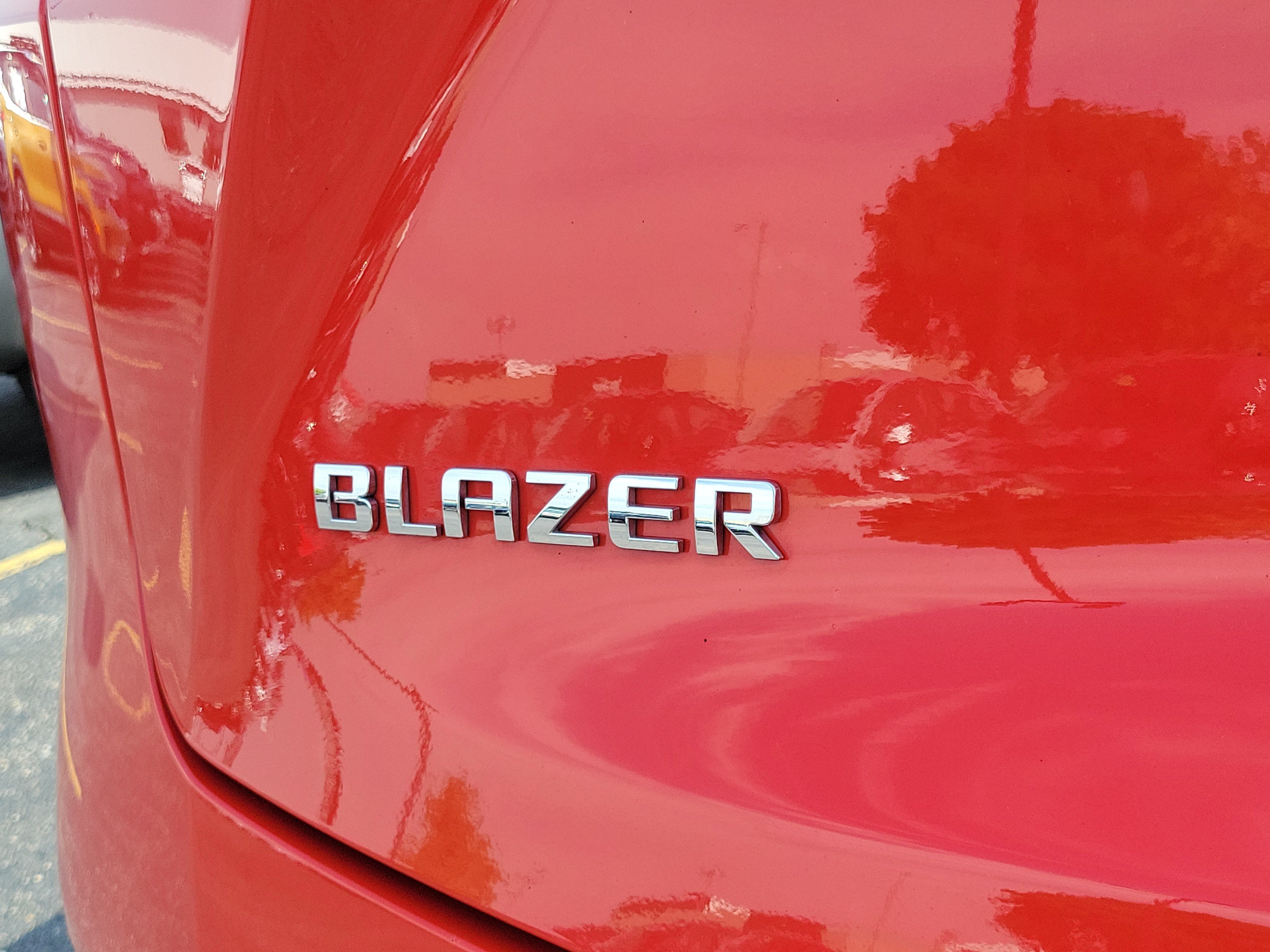 Used 2025 Chevrolet Blazer LT FWD image 6