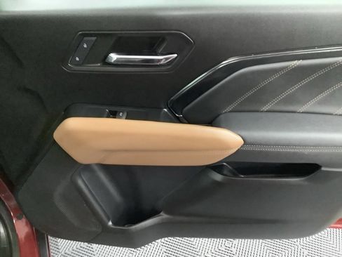 Used 2024 GMC Canyon AT4 image 24