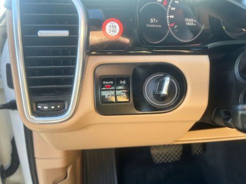 Used 2019 Porsche Cayenne image 18