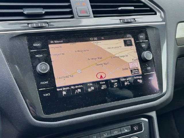Used 2018 Volkswagen Tiguan SEL AWD/4WD image 10