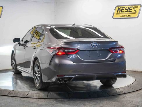 Used 2023 Toyota Camry SE w/ Cold Weather Package image 2