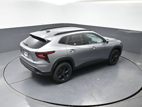 New 2026 Chevrolet Trax LT w/ Driver Confidence Package FWD image 29