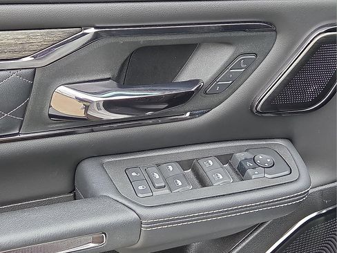 Used 2025 RAM 1500 Limited AWD/4WD image 13