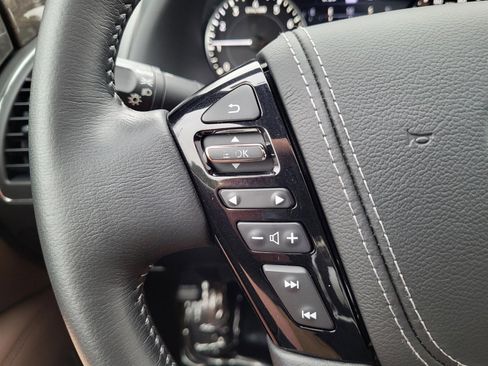 Used 2022 Nissan Armada Platinum w/ Captain's Chairs Package image 27