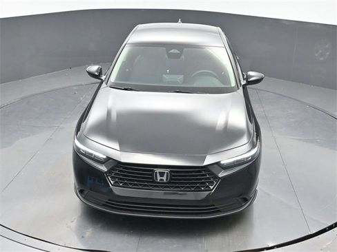 Certified 2025 Honda Accord LX image 28