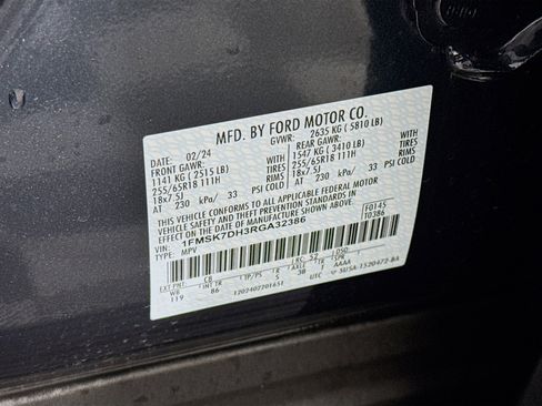 Used 2024 Ford Explorer XLT image 39