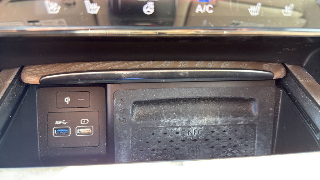 Used 2023 Genesis GV80 2.5T w/ Advanced Package AWD/4WD image 37