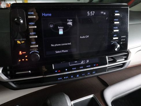 Used 2021 Toyota Sienna LE image 18