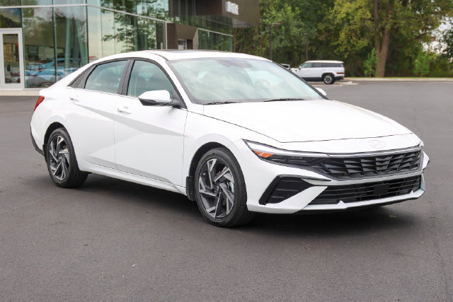New 2026 Hyundai Elantra Limited FWD image 1