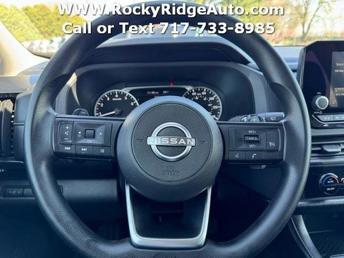 Used 2024 Nissan Pathfinder S AWD/4WD image 11