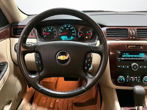 Used 2010 Chevrolet Impala LT w/ Luxury Edition Package image 8