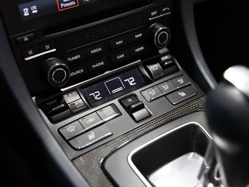 Used 2018 Porsche 911 Targa 4 GTS image 31