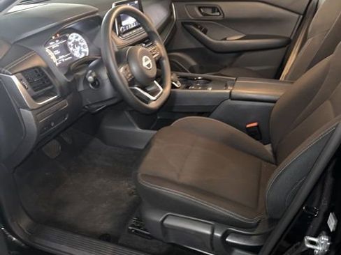 Used 2024 Nissan Rogue S image 31