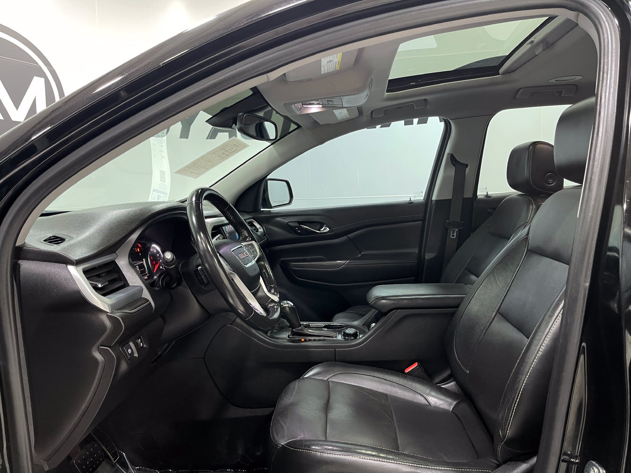 Used 2019 GMC Acadia SLT w/ Black Edition FWD image 13