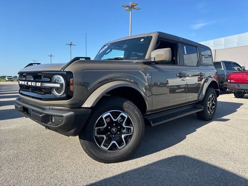 New 2026 Ford Bronco Outer Banks AWD/4WD image 1
