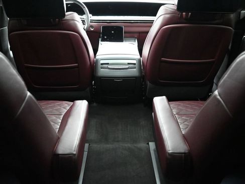Used 2025 Cadillac Escalade ESV Sport w/ Touring Package AWD/4WD image 30