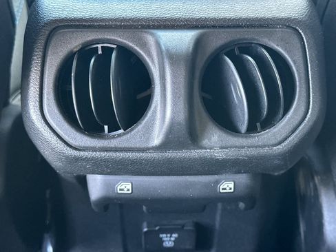 Used 2024 Jeep Wrangler Unlimited Rubicon 4xe AWD/4WD image 15