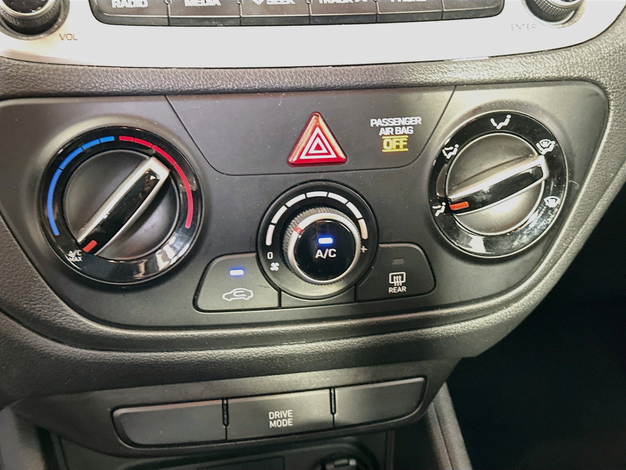 Used 2022 Hyundai Accent SE FWD image 22
