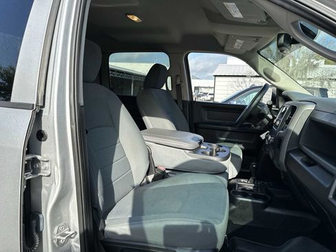 Used 2018 RAM 2500 Tradesman w/ Chrome Appearance Group image 19