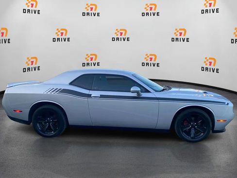 Used 2020 Dodge Challenger SXT RWD image 6