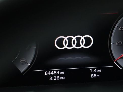 Used 2019 Audi Q8 Premium Plus w/ Premium Plus image 43