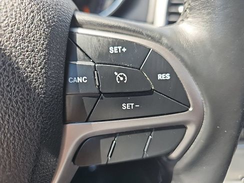 Certified 2018 Jeep Grand Cherokee Limited AWD/4WD image 35