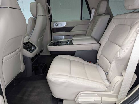 Used 2020 Lincoln Navigator Reserve w/ Luxury Package image 26