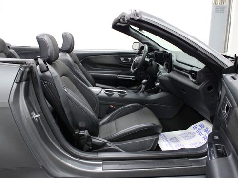 Used 2024 Ford Mustang Convertible image 14