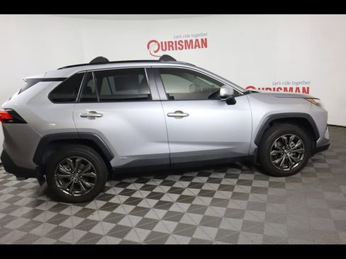 Used 2022 Toyota RAV4 XLE Premium image 22