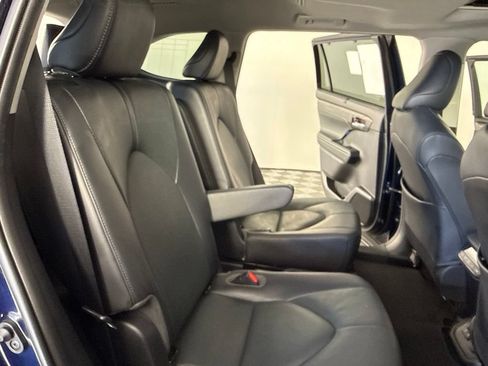 Used 2020 Toyota Highlander Limited FWD image 38