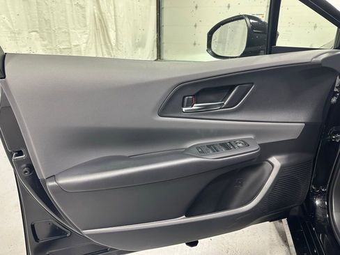 Used 2025 Toyota Prius XLE image 8