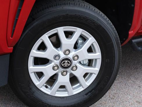 Used 2025 Toyota Tacoma SR5 image 4