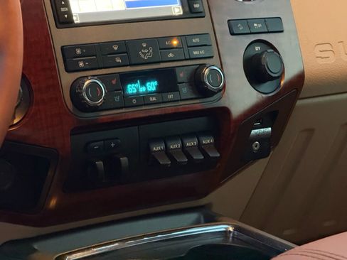 Used 2011 Ford F250 King Ranch w/ FX4 Off Road Pkg image 28