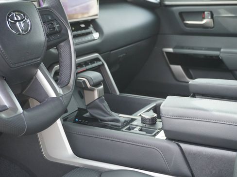 Used 2025 Toyota Tundra Limited image 23