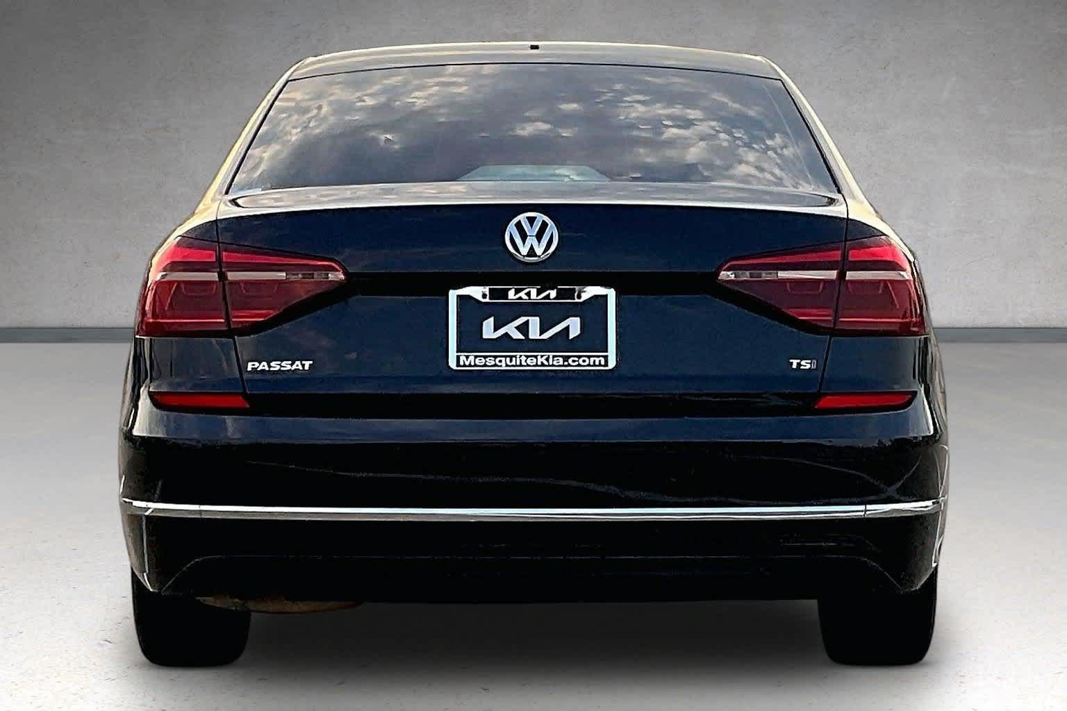 Used 2018 Volkswagen Passat 2.0T S w/ Driver Assistance Package FWD image 5