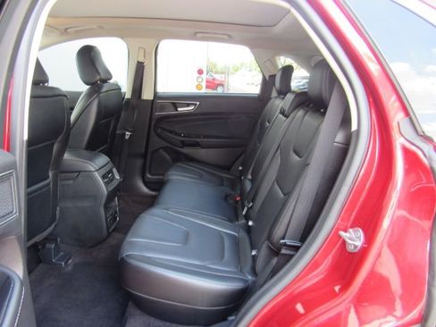 Used 2020 Ford Edge Titanium image 17