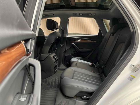 Used 2021 Audi Q5 e Premium w/ Convenience Package AWD/4WD image 5